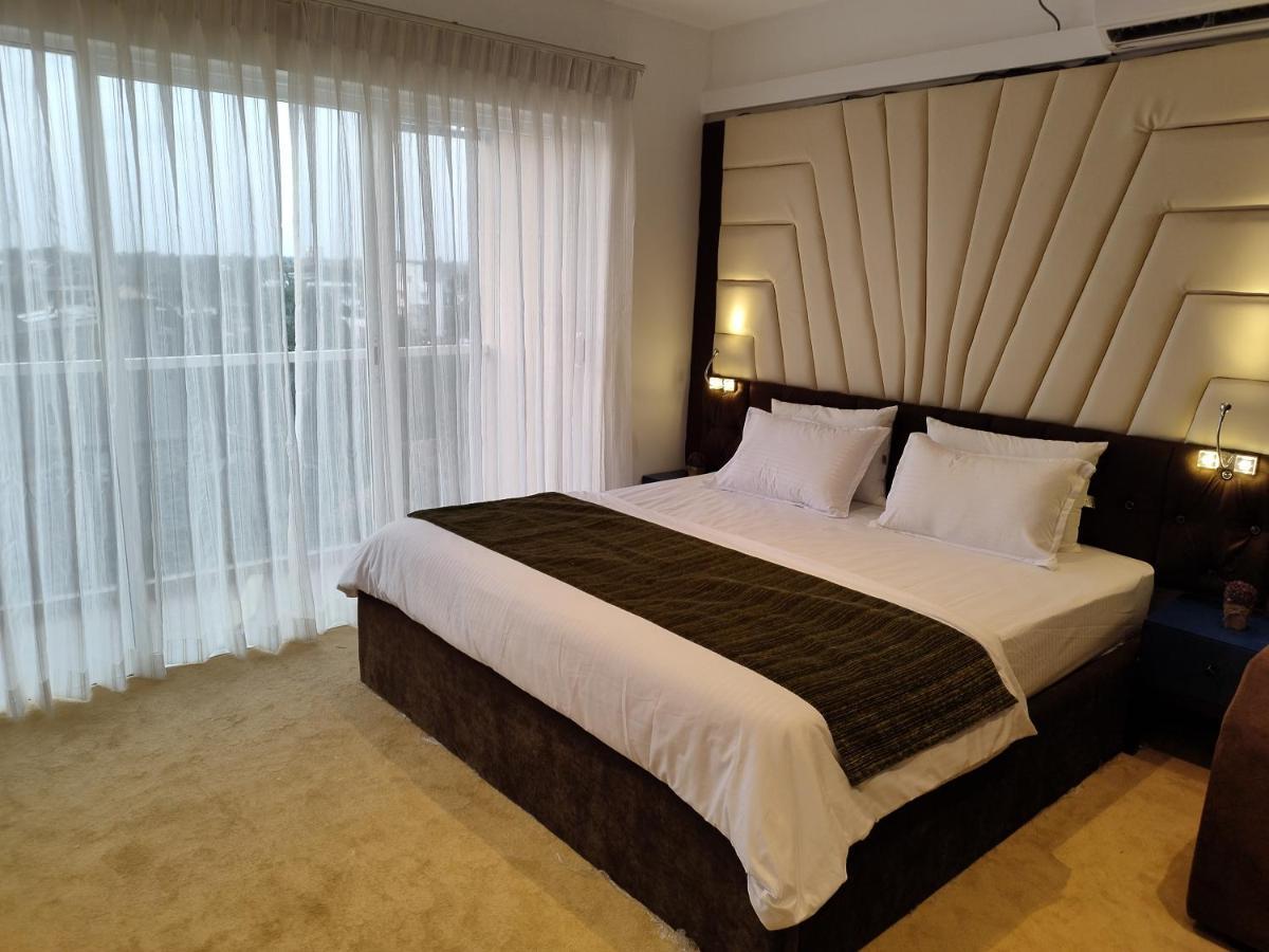 Ocean Breeze Condo By Lake Infinity Negombo Exteriör bild